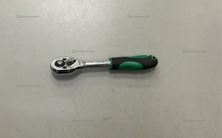 ключ трещотка.