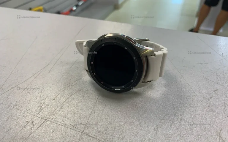 Часы  Samsung Watch r800