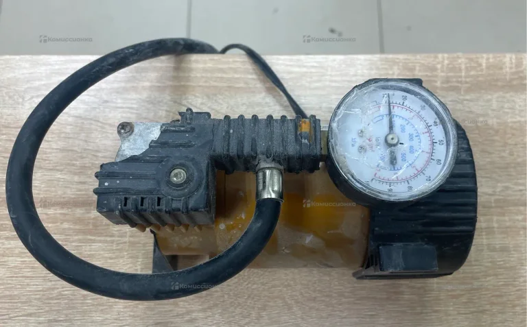 Компрессор насос автомобильный Tornado AC580