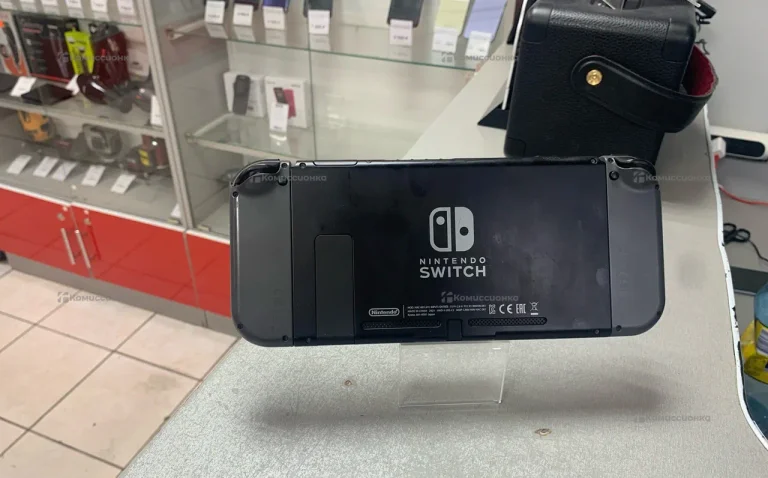 Приставка Nintendo Switch HAC001(-01)