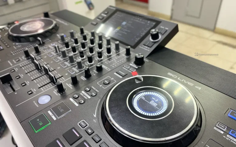 Denon DJ sc live 4  Диджейский пульт