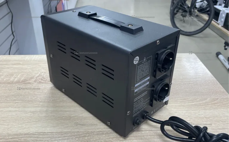 Стабилизатор напряжения DEXP R-1200