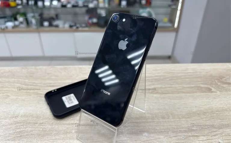 Apple iPhone 8 2/64 ГБ