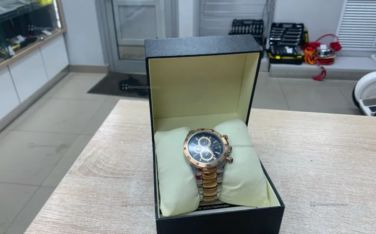 Часы  Diplomatic