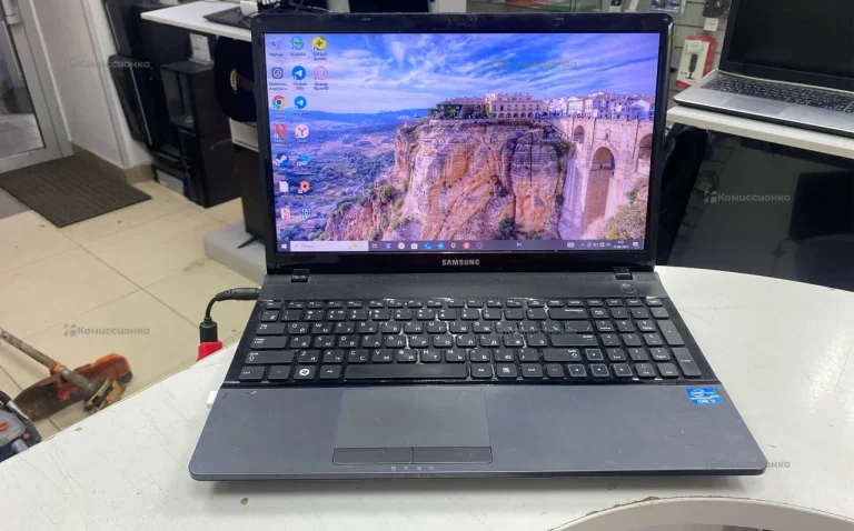 Ноутбук  Samsung NP305E5A