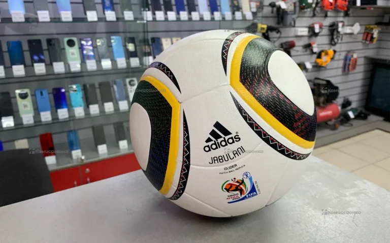 Футбольный мяч Adidas JABULANI