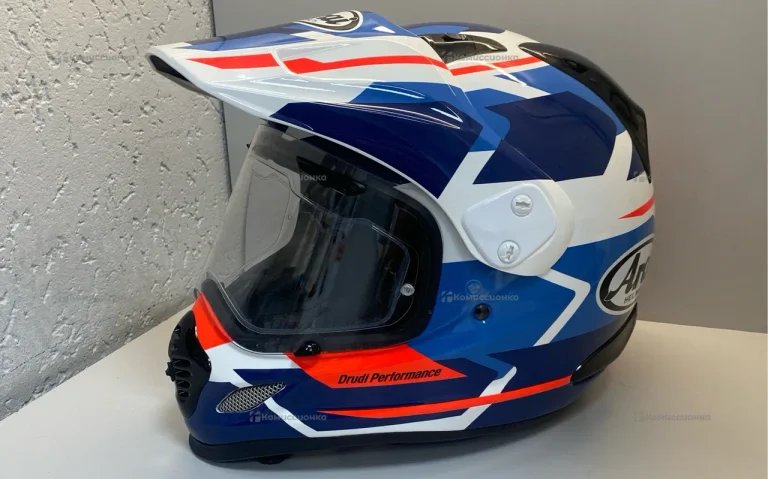 Шлем для мотокросса arai