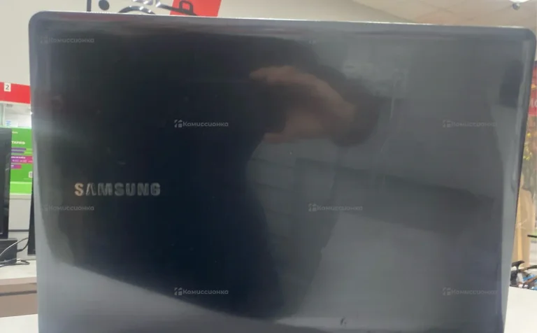 Ноутбук  Samsung NP300E5X