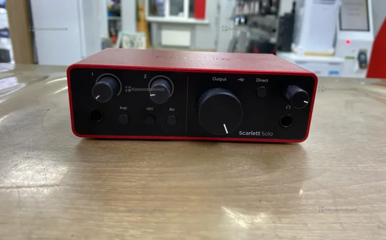 Звуковая карта Focusrite Scarlett Solo 4 Gen