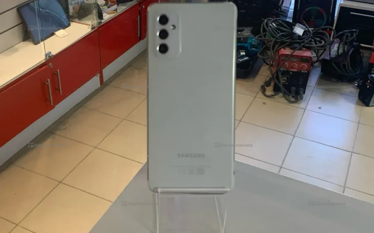 Samsung Galaxy M52 5G 6/128 ГБ