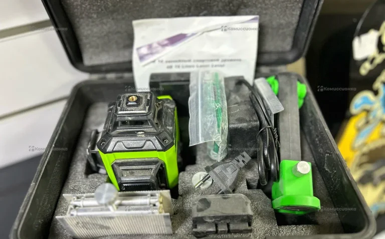 Green laser level