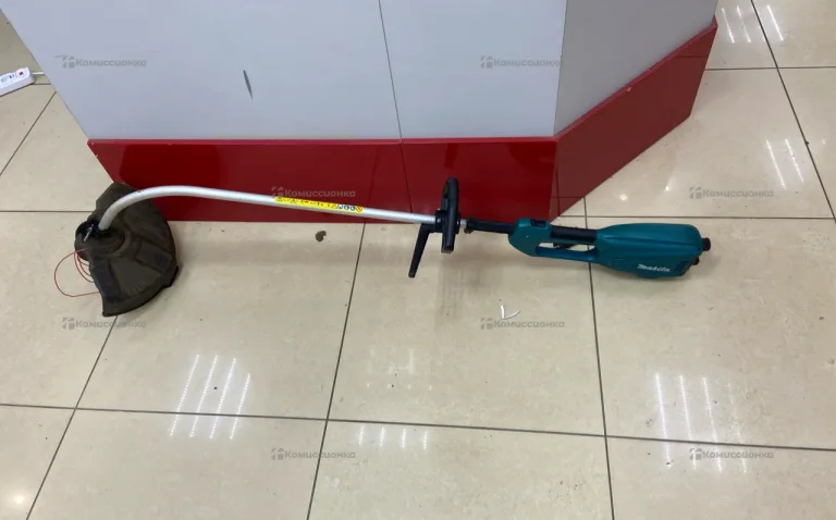 Триммер электрический Makita UR3501