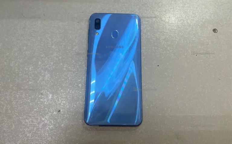 Samsung Galaxy A30