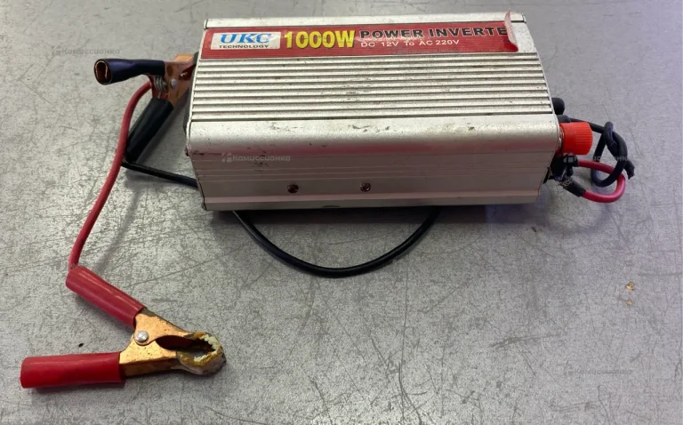 Инвертор автомобильный UKC 1000W