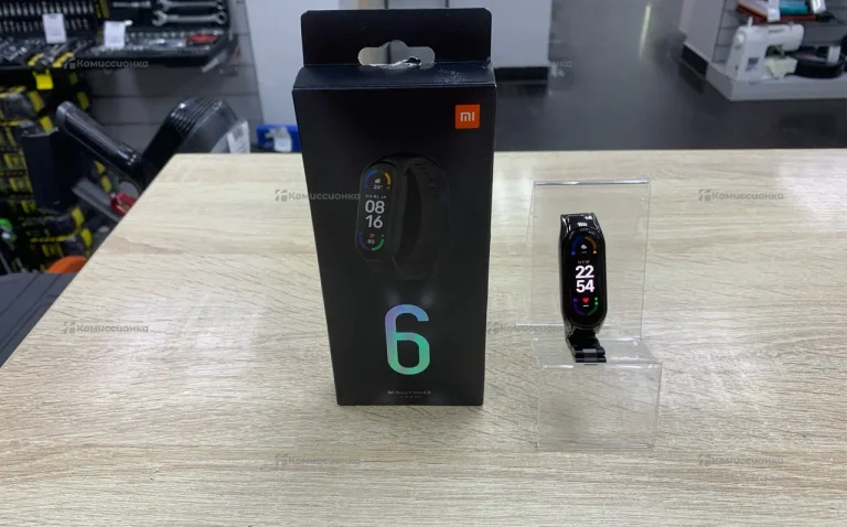 Часы  Xiaomi Mi band 6