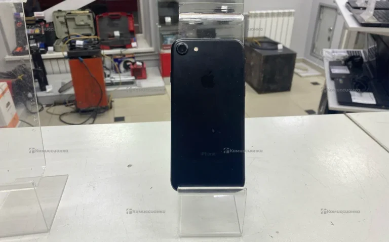 Apple iPhone 7 2/32 ГБ