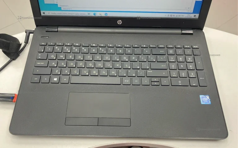 Ноутбук  HP 15-ra073ur