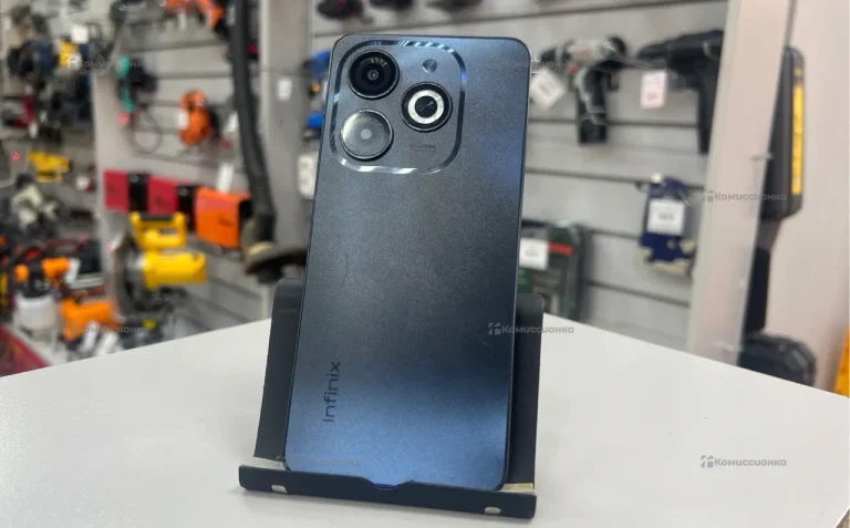 Infinix Smart 8 3/64 ГБ