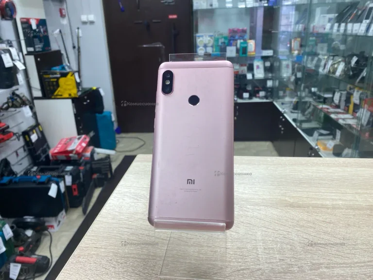 Xiaomi Redmi Note 5 3/32 ГБ
