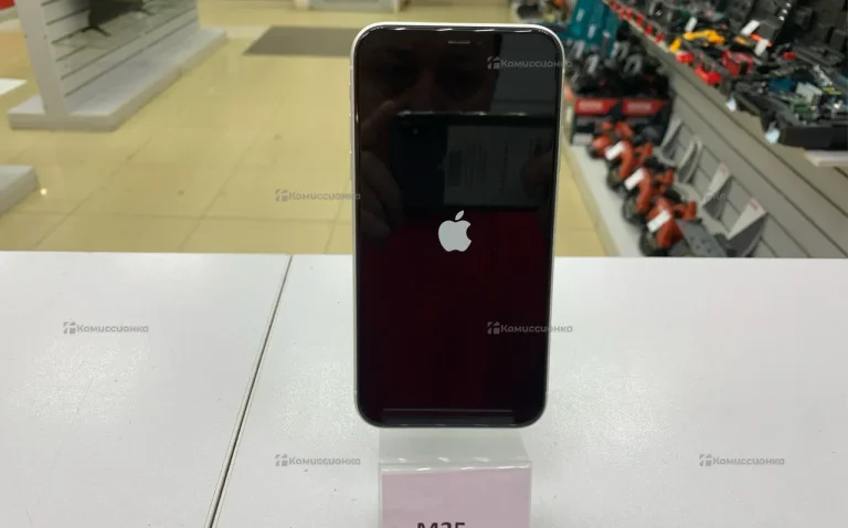 Apple iPhone 11 4/128 ГБ