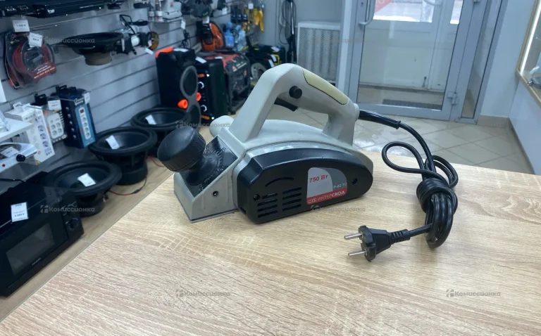 электрорубанок интерскол p-82/710