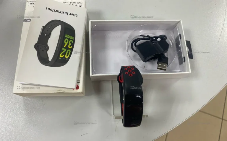 Часы  sport smartbracelet
