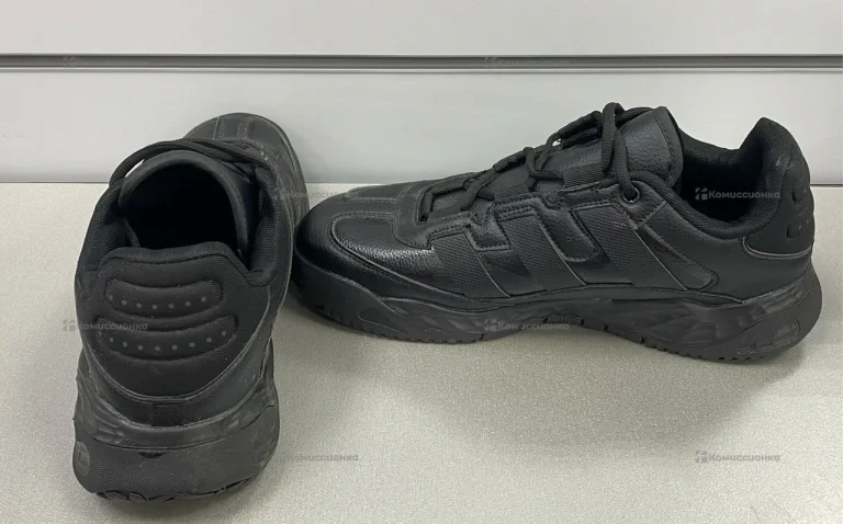 Кроссовки Adidas 42