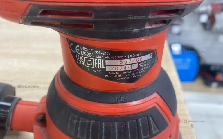 Эксцентриковая шлифмашина makita M9204
