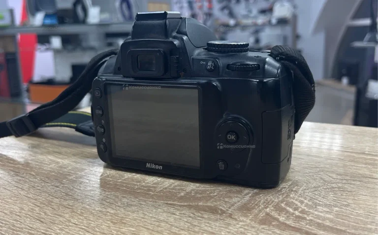 Фотоаппарат Nikon D3000