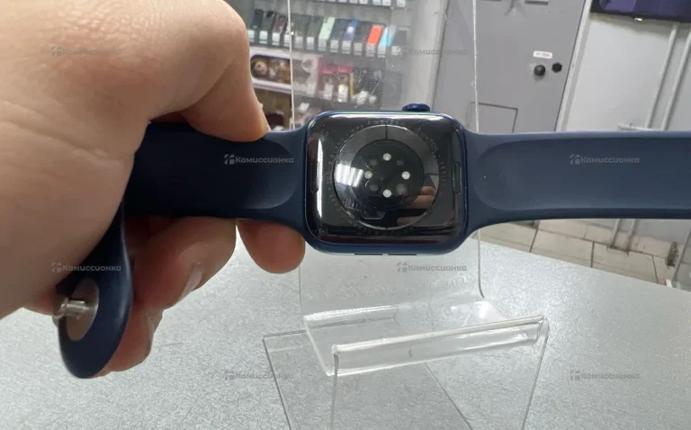 Часы  Apple Watch Series 6 44mm