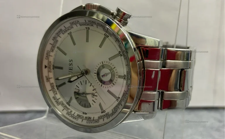 Часы  Guess