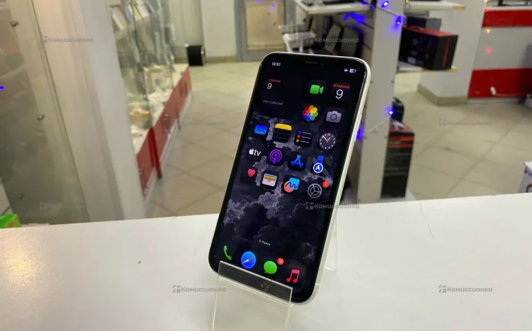 Apple iPhone XR 3/128 ГБ