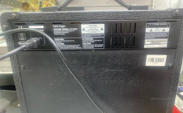 Комбоусилитель Behringer VT15CD