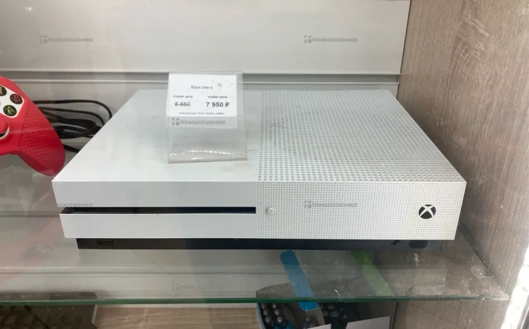Xbox one s.