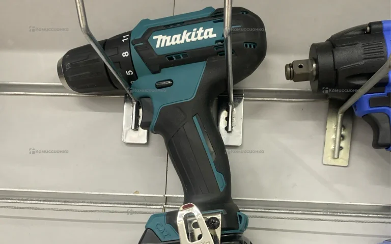 Аккумуляторная дрель-шуруповерт Makita DF333D