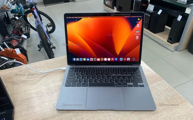 Ноутбук MacBook Air 8/256