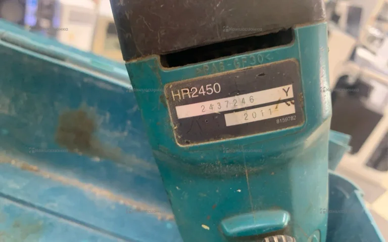 Перфоратор Makita HR2450