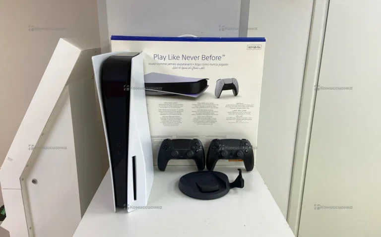 Приставка Sony PS5 с дисководом.