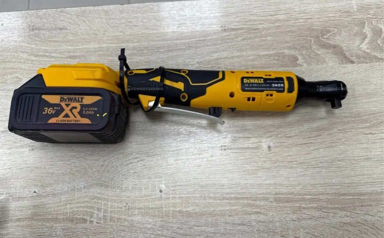 Болтовкрт Dewalt (реплика)