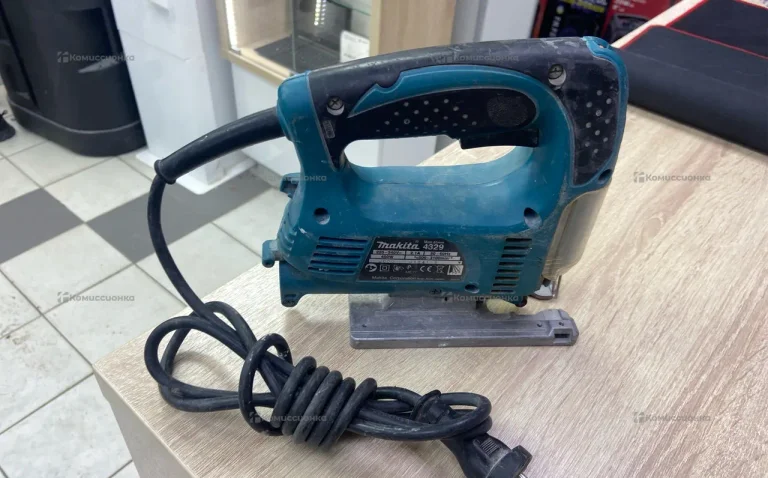 Электролобзик makita 4329