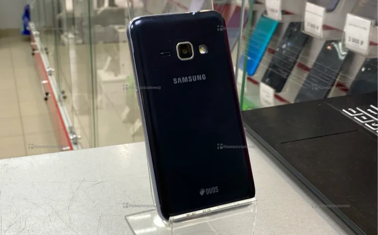 Samsung Galaxy J1 (2016) SM-J120F/DS 1/8 ГБ