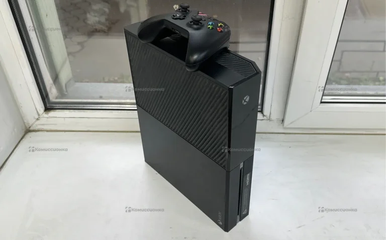 Приставка Xbox One 500Gb