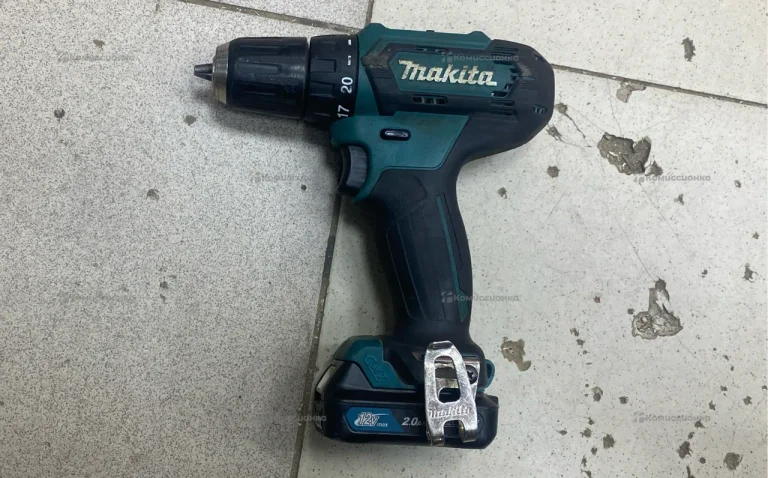 Аккумуляторная дрель-шуруповерт Makita DF333DWAE