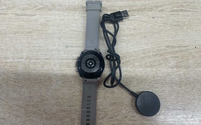Часы  Samsung Watch 3