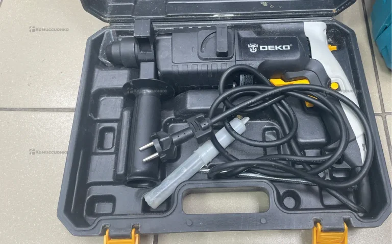 Перфоратор сетевой DEKO DKH650W