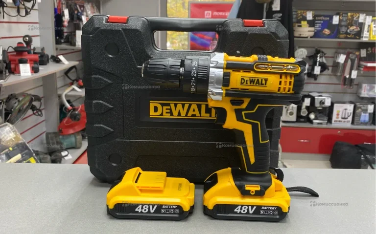 дрель-шуруповерт Dewalt 48V реплика