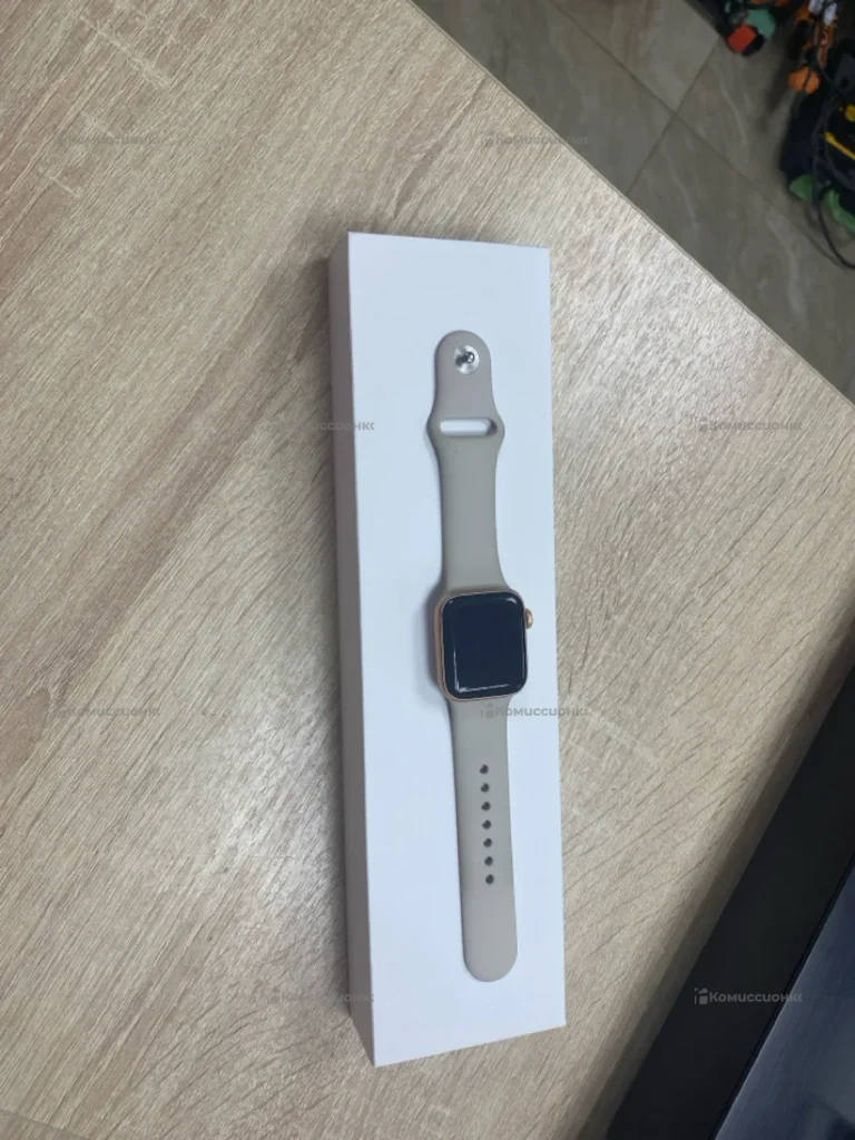 Часы  Apple Watch SE