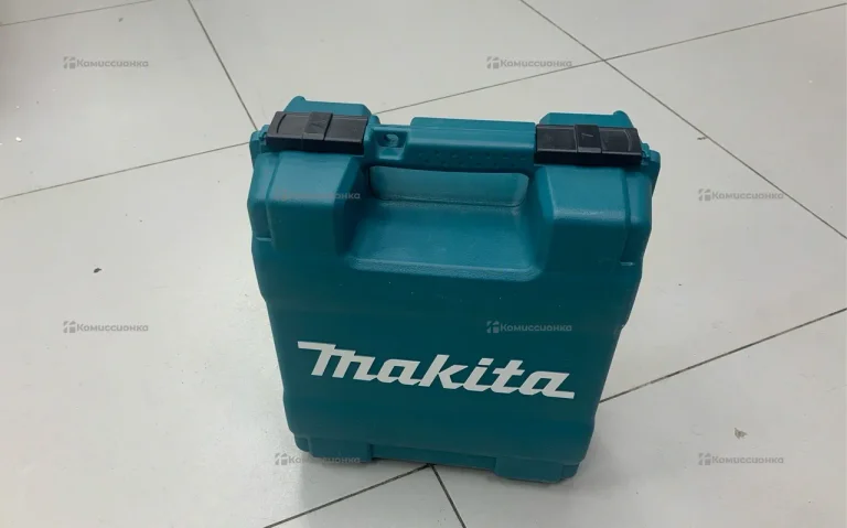 Аккумуляторная дрель-шуруповерт Makita DF488D