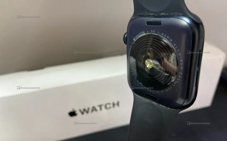 Часы Apple Watch SE 2 44MM