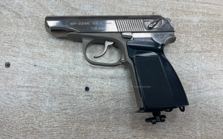 Пневматический пистолет Pm-654k